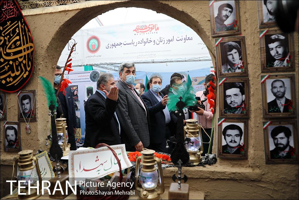 بازدید شهردار تهران از نمایشگاه دفاع مقدس 18