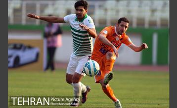 دیدار تیم های فوتبال سایپا تهران و ذوب آهن اصفهان