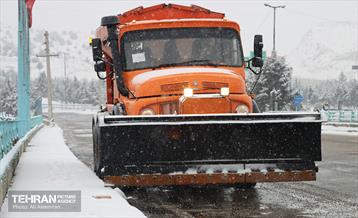 عملیات برف‌روبی در منطقه چهار