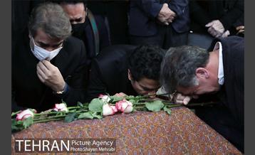 تشییع پیکر استاد محمدرضا شجریان در بهشت زهرا (س) 26