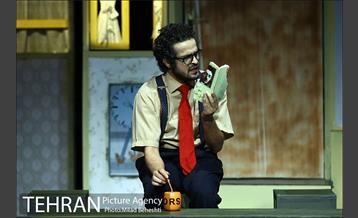 نمایش خوشبختی های کوچک سوسک شدن‎ 18