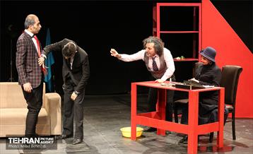 نمایش دروغ رستاخیز‎‎ 4