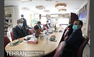 بازدید نماینده مجلس شوراى اسلامى از شرکت کنترل کیفیت هواى تهران 16