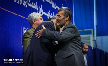 آیین رونمایی از تاکسی‌ون‌های جدید شهرداری تهران 17