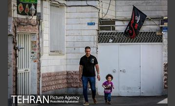 هرخانه، یک حسینیه، یک پرچم 22