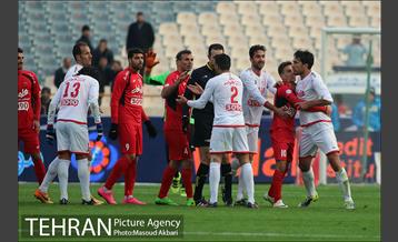 دیدار تیم های فوتبال پرسپولیس و تراکتور سازی