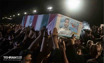 تشیع شهید پلیس در هیأت رایة العباس(ع) 4