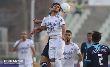 دیدار تیم‌های فوتبال پیکان و استقلال 22