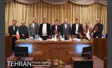 مراسم تکریم و معارفه مدیرعامل و هیات مدیره شهر سالم 1