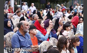 گذر فرهنگی هنری پنجشنبه های بلوار کشاورز 31