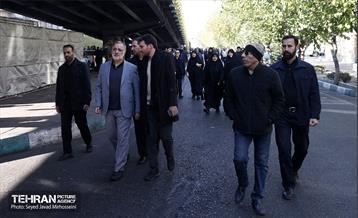 تشییع پیکرهای ۱۰۰ شهید گمنام از مقابل دانشگاه تهران 32