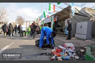 خدمات شهرداری تهران در پایان راهپیمایی ۲۲ بهمن 32