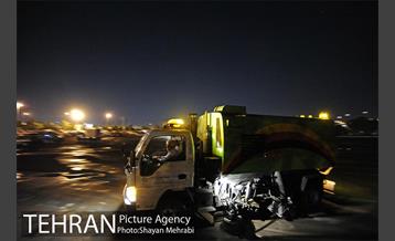 شروع بکار نیروهای خدمات شهری در پایان مراسم ارتحال امام خمینی (ره) 22