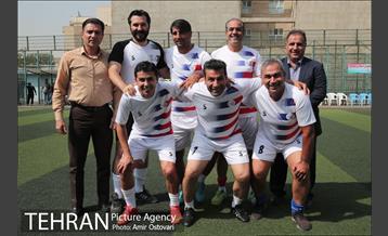 دیدار دوستانه بین پیشکسوتان پرسپولیس-استقلال با کودکان کار 2