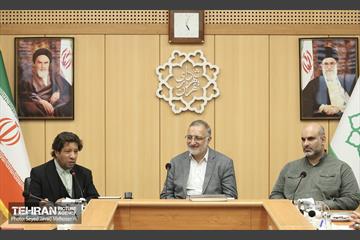 نشست صمیمانه شهردار تهران با جمعی از شعرا 3