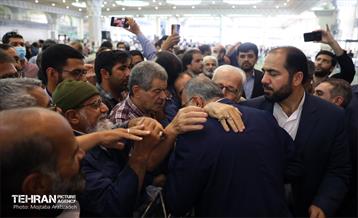 حضور شهردار تهران در نماز جمعه 30