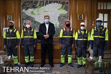 تقدیر شهردار تهران از پاکبانان نمونه شهر 14