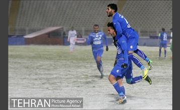 دیدار تیم‌ های فوتبال ماشین سازی تبریز واستقلال تهران