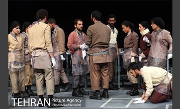 نمایش خانه ابری‎ 19