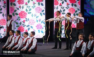 آیین تکریم و بزرگداشت مقام زن 10