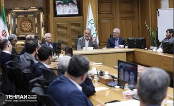 نشست صمیمانه شهردار تهران با جمعی از اقتصاددانان کشور 1