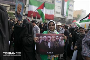تشییع پیکر شهید اسماعیل هنیه در تهران - 3 35