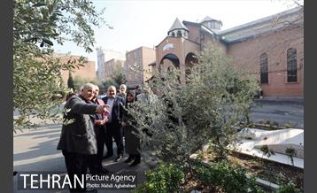 بازدید حجت نظری از کلیسای ترگمانچاتس 9