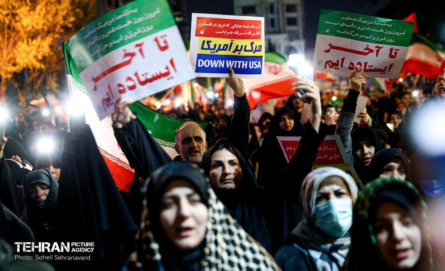 مراسم سوگواری هفتمین روز شهادت رهبر انقلاب در میدان هفت‌حوض