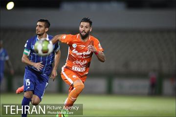 دیدار سایپا تهران و صنعت نفت ابادان در لیگ برتر فوتبال  18