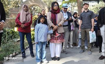 بازدید هیات دیپلماتیک از بناهای تاریخی منطقه ۱۲ 47