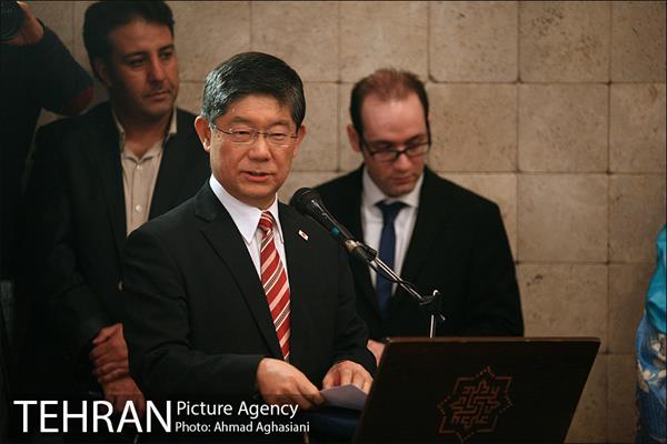 شکوفه های گیلاس و افسانه گنجی در موزه امام علی 1