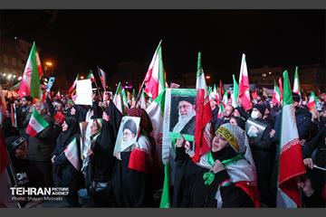 اجتماع مردم در هفتمین روز شهادت رهبر انقلاب اسلامی 28