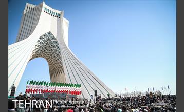 جشن تحویل سال ۱۴۰۰ در میدان آزادی  5