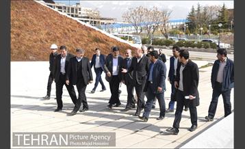 بازدید شهردار تهران از پروژه باغ کتاب در مجموعه اراضی عباس آباد 1