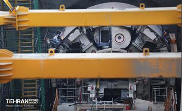 مونتاژ قطعه اصلی دومین دستگاه TBM خط 10 36