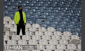 دیدار تیم‌های فوتبال پرسپولیس - صنعت نفت آبادان 7