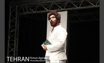 نمایش هملت‎ 19