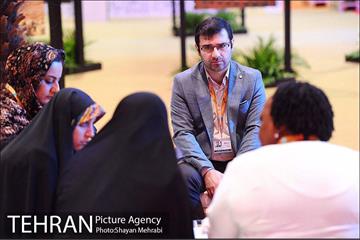 دیدار زهرا بهروزآذر مدیرکل امور بانوان شهرداری تهران با آنجلا مواى  7