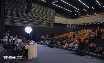 نشست خبری رویداد بین‌المللی طراحی کارتون، کاریکاتور و پوستر «هولوساید ۲۰۲۴» 9