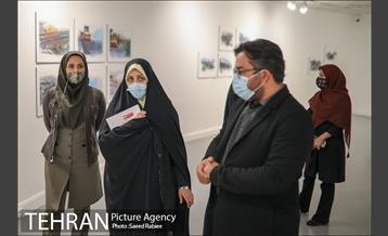 بازدید مدیران شهری و اعضای شورای شهر تهران از نمایشگاه تهران از منظر هنرمندان-3 40