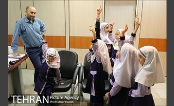 بازدید کودکان دبستانی از شهرداری منطقه 7 8