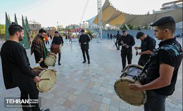 کاروان سنج و دمام زنی با حضور خادمین حرم مطهر رضوی