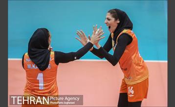 دیدار تیم های والیبال زنان پیکان و سایپا 15