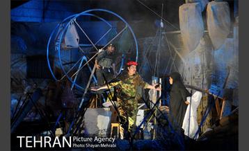 نمایش فصل وصل در باغ موزه دفاع مقدس 24