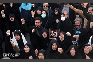 اجتماع مردم تهران در پی شهادت رهبر انقلاب - 1 9