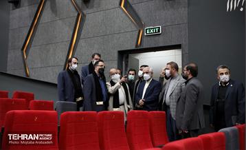 بازدید رئیس شورای شهر و سرپرست شهرداری تهران از کوشک باغ هنر 6