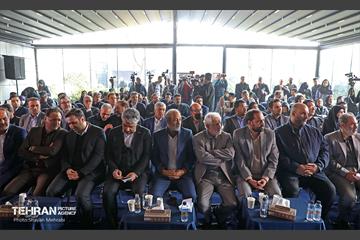 آیین بهره‌برداری از اقیانوس پارک و افتتاح ۸ فروشگاه شهروندمحله 35