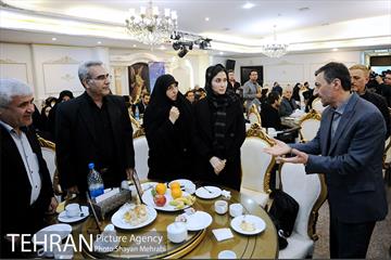 نشست صمیمانه شهردار تهران با خانواده های شهدای آتش نشان و آسیب دیدگان حادثه ساختمان پلاسکو 14