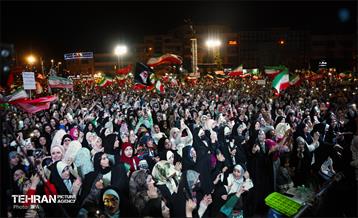 جشن ولادت حضرت زینب (س) در میدان انقلاب