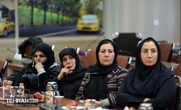 نشست هم‌اندیشی بانوان تاکسیران سرپرست خانوار 17